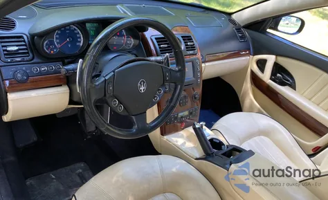 2005 Maserati Quattroporte M139 z USA, uszkodzony, nr VIN ZAMCE39A150015380